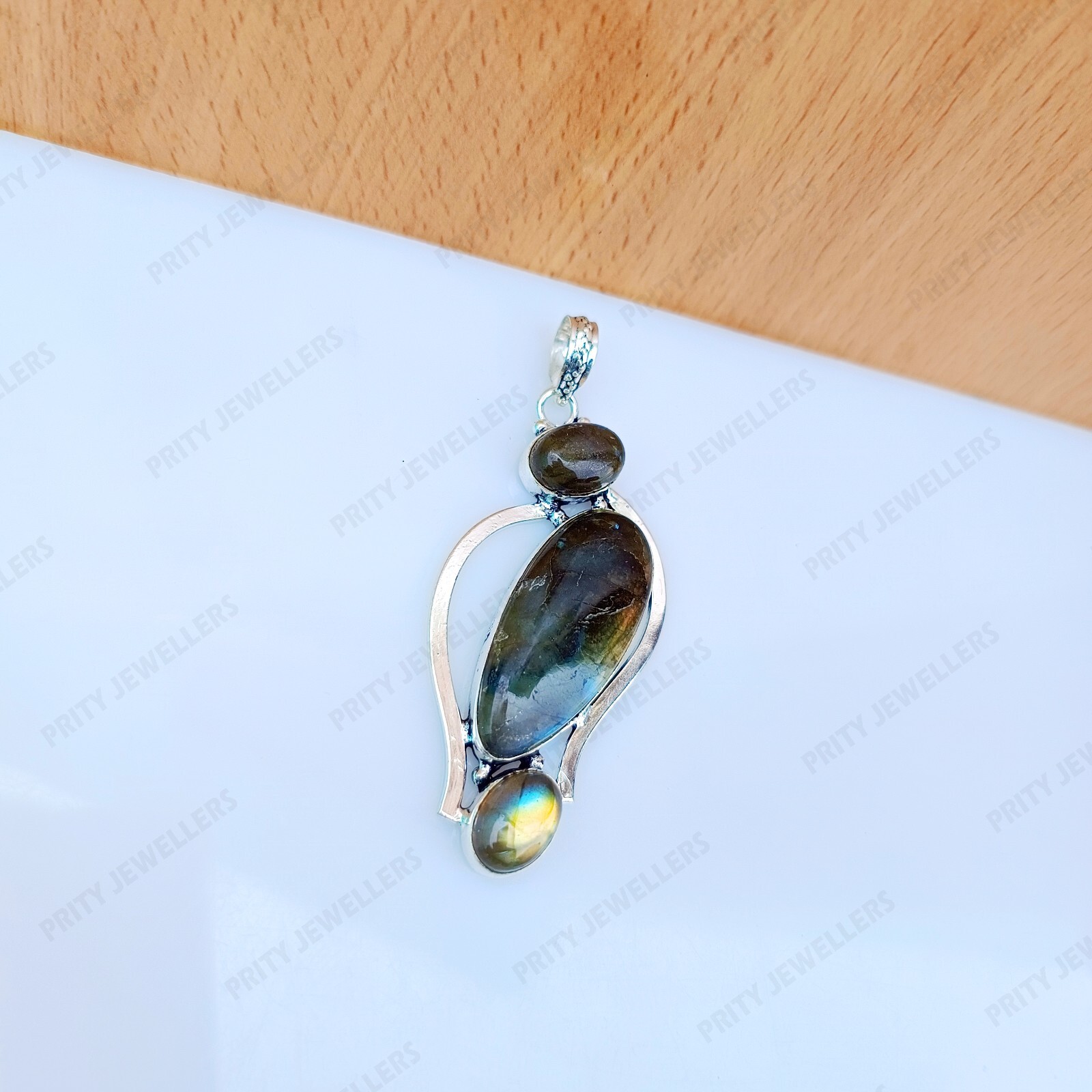 Natural Blue Flash Labradorite Gemstone 925 Sterling Silver Handmade Pendant