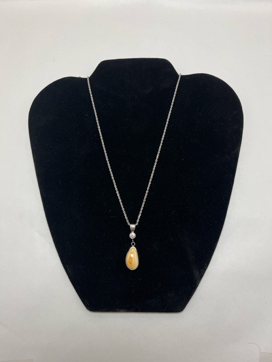 18″ 14K WG CHAIN WITH ELK IVORY/DIA PENDANT (G69004308)
