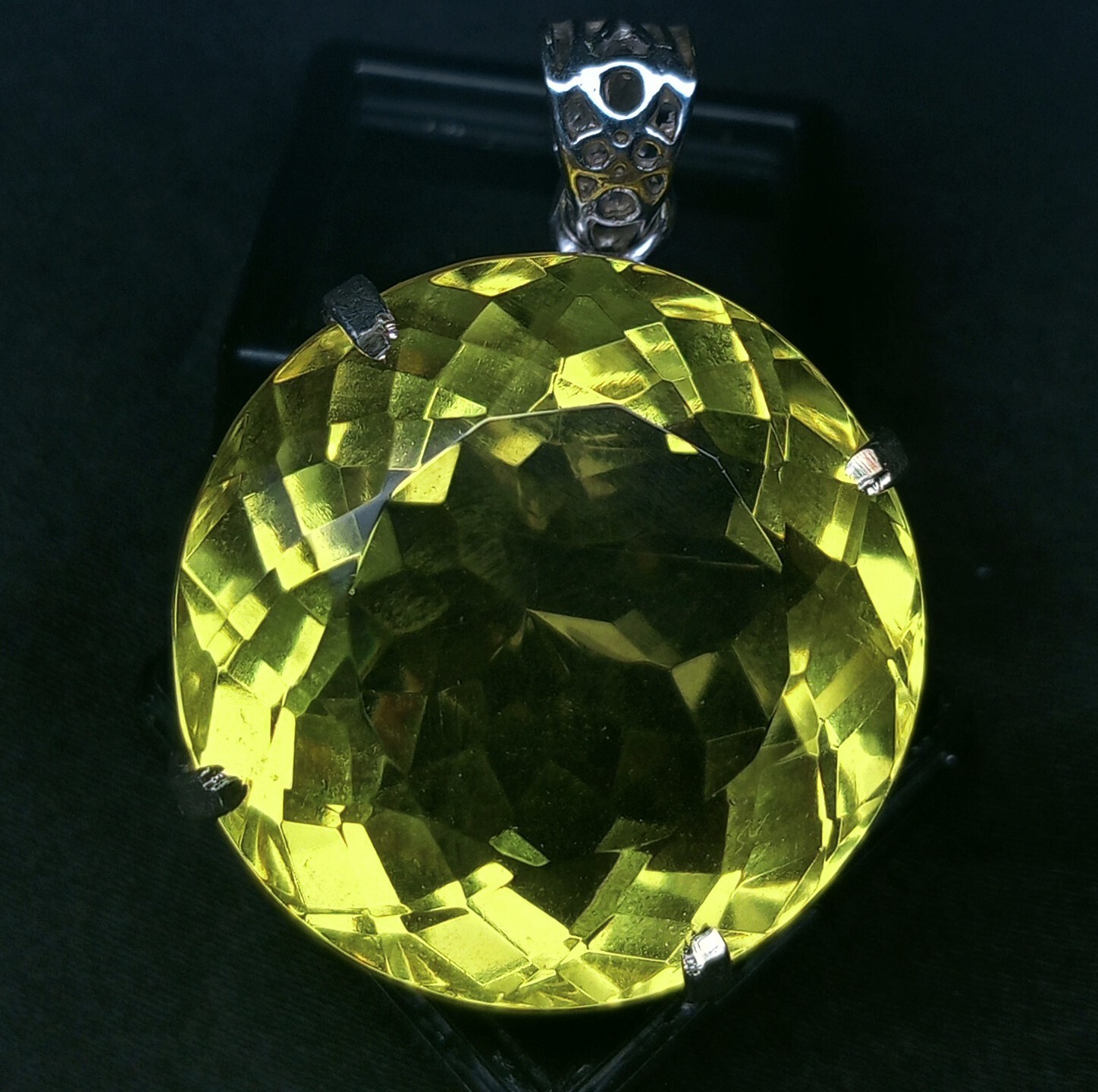 Yellow Topaz Round Cut 138.75 Ct Natural Pendant Loose Gemstone EGL Certified