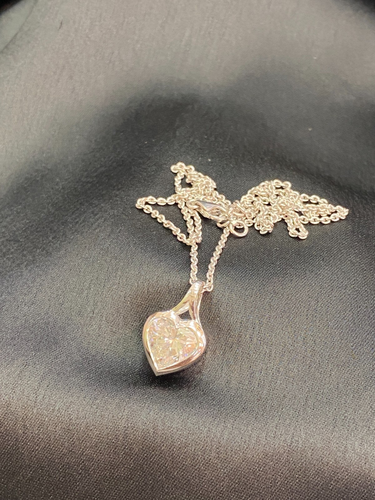4.00Ct Heart-Cut Lab Grown Diamond EF/VS1 Bezel Necklace Pendant 14k White Gold