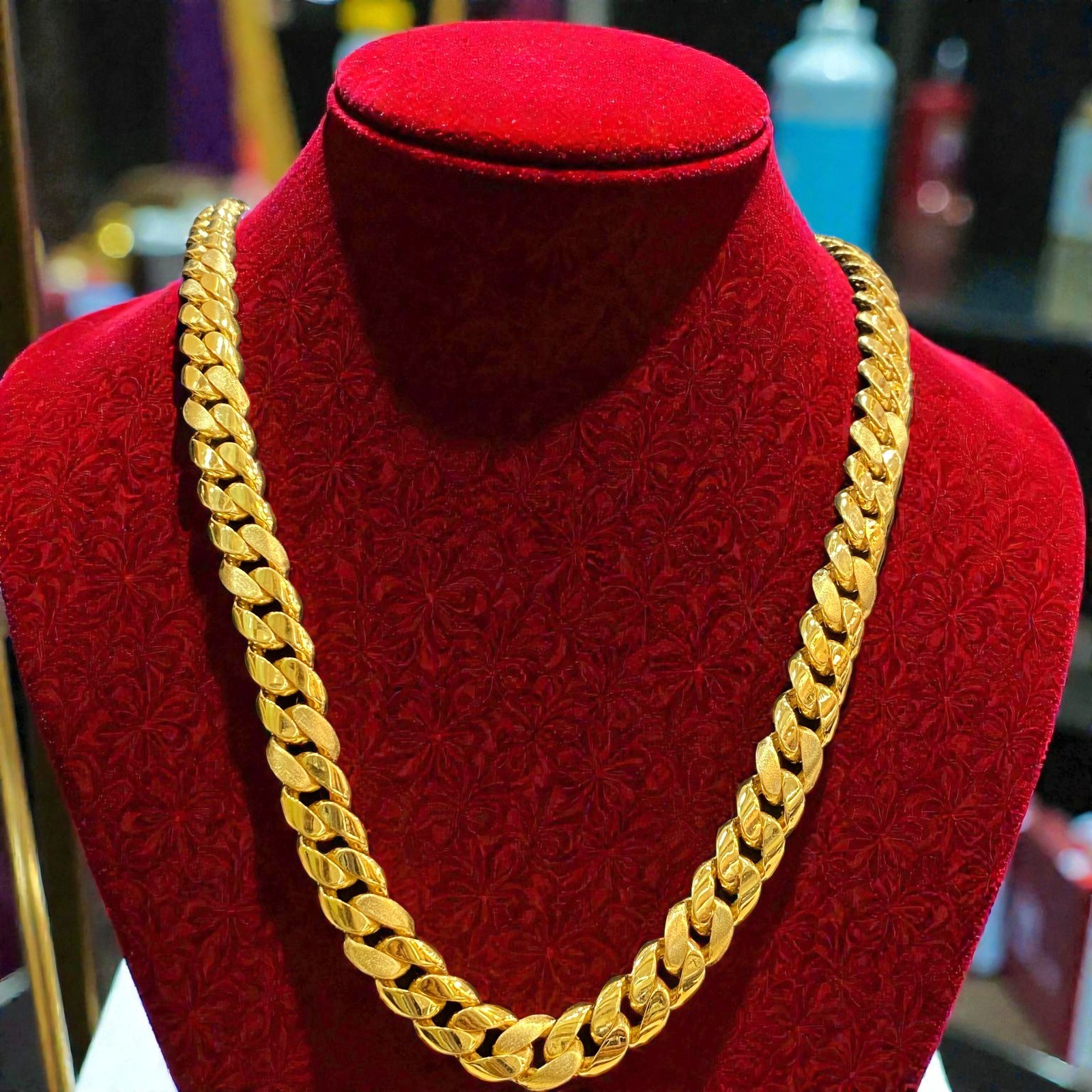 Handcrafted Men’s Dubai Cuban Link Chain Necklace In Hallmark 22K Yellow Gold