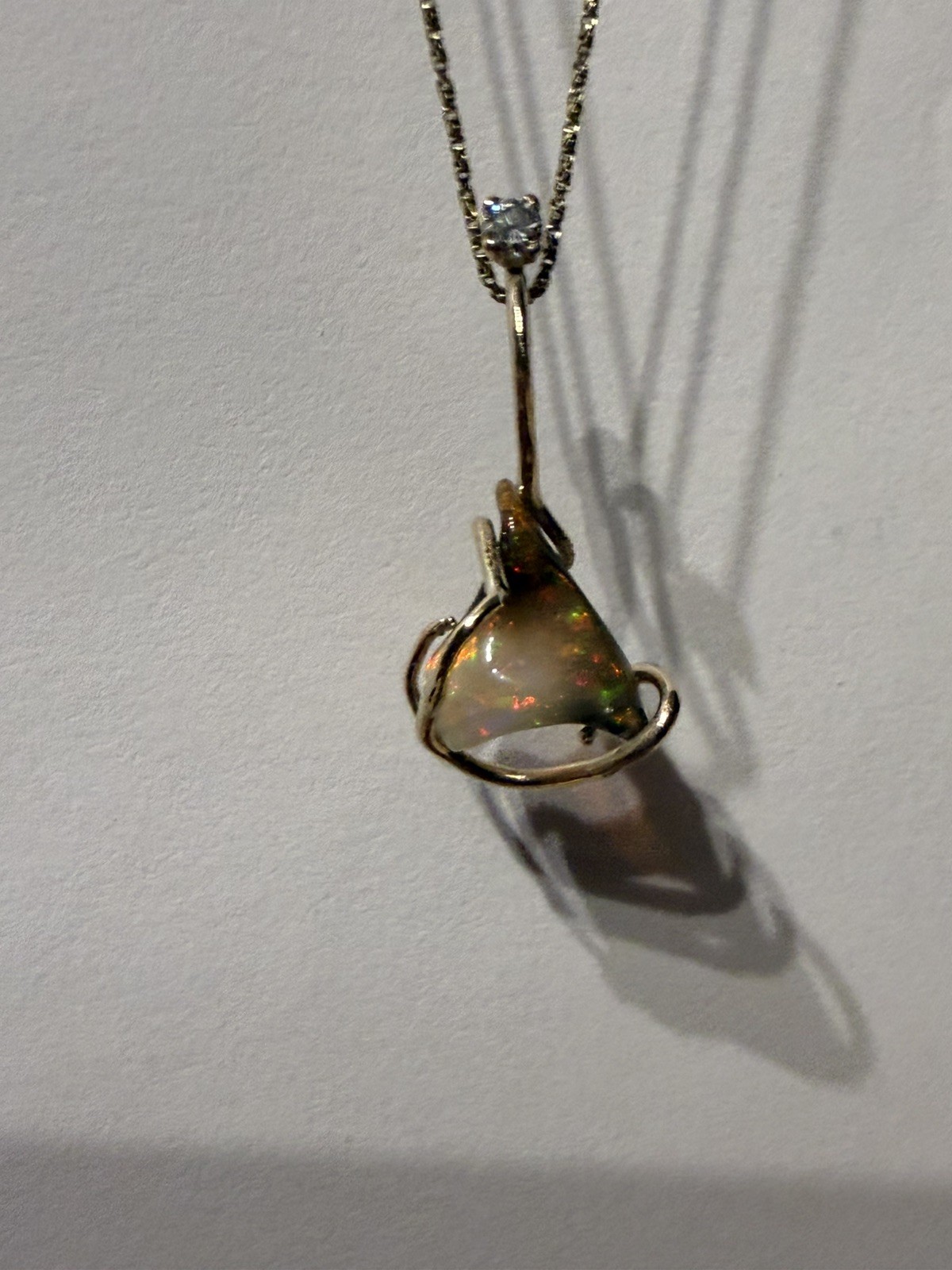 14k Solid Yellow Gold 2.12 Carats Natural Opal and diamond pendant