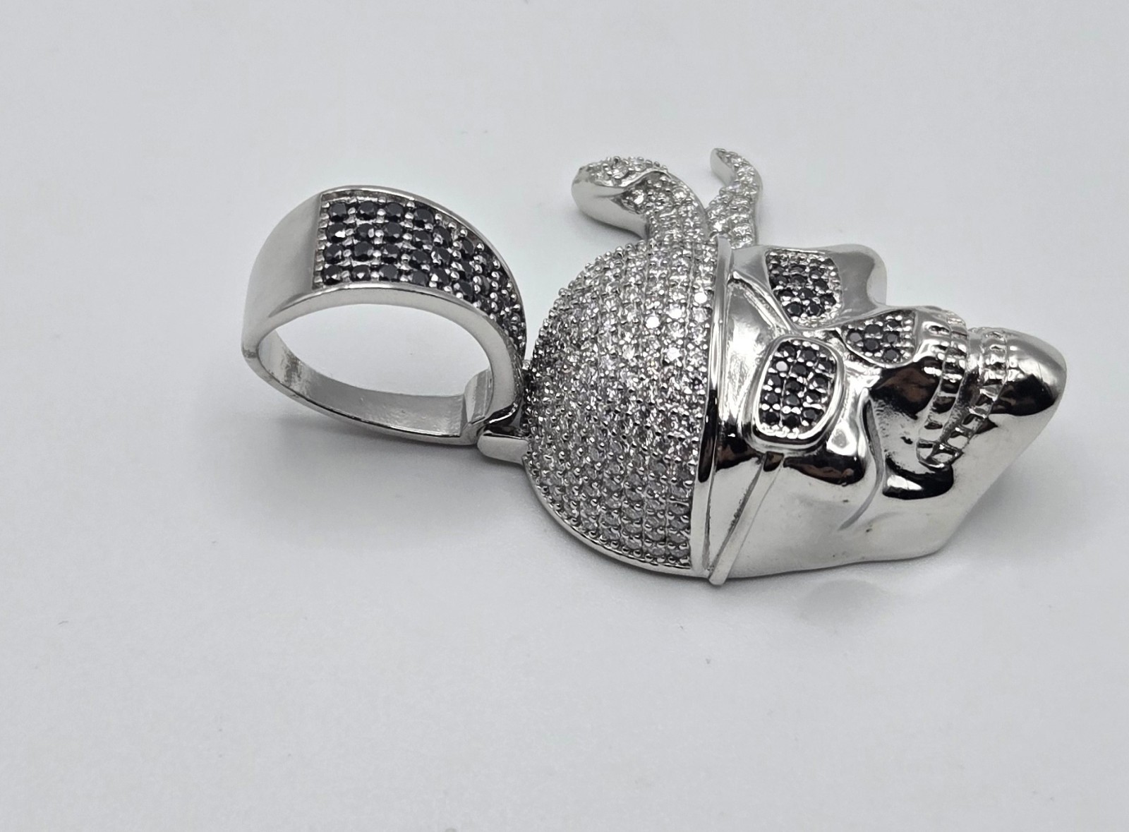 NEW 925 Sterling Silver Pirate Skull Pendant, 8.0CTW White & Black MOISSANITE
