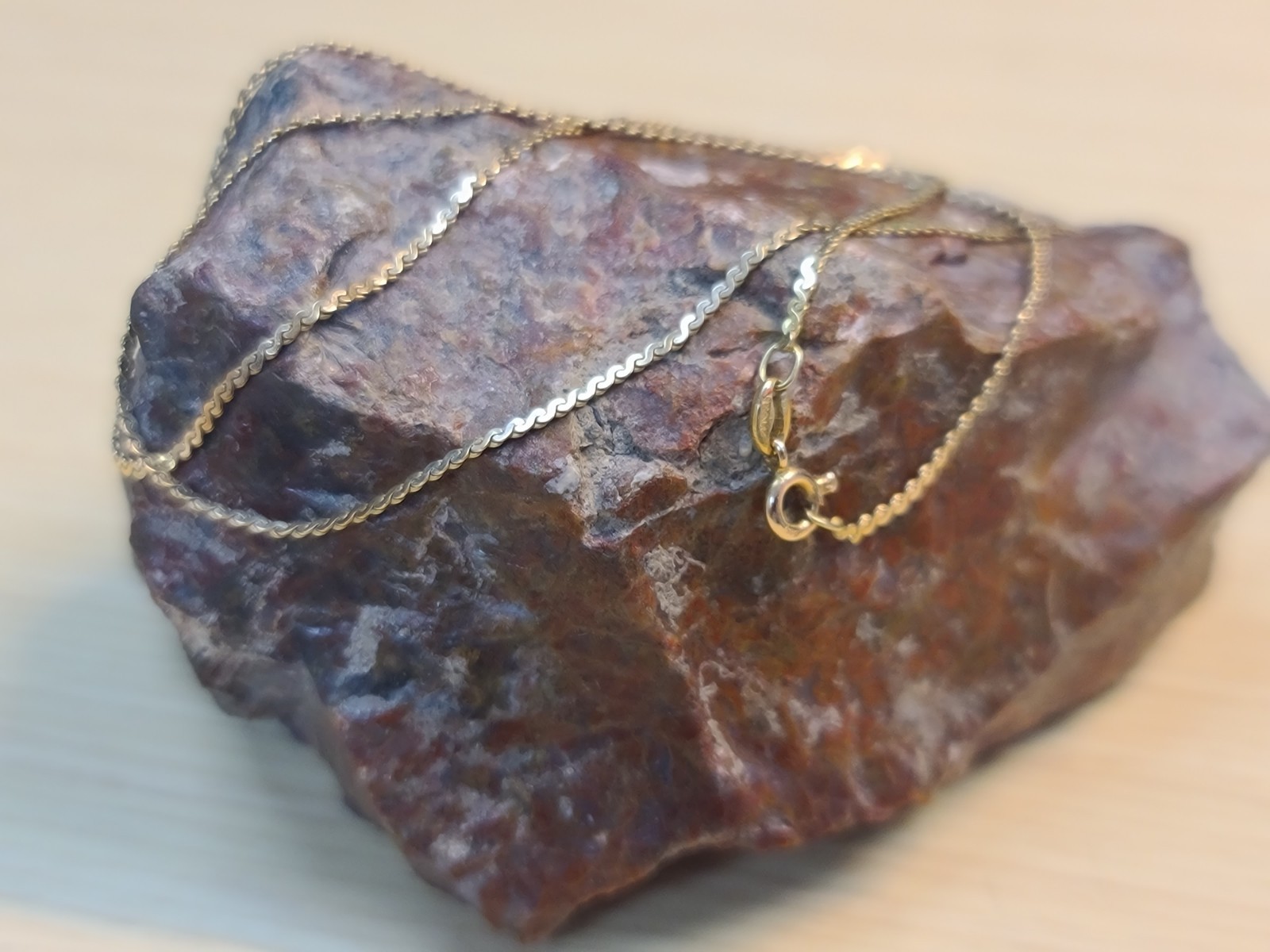 14k Solid Yellow Gold Serpentine Chain Necklace 18″x1.1mm ITALY Signed AR 3grams