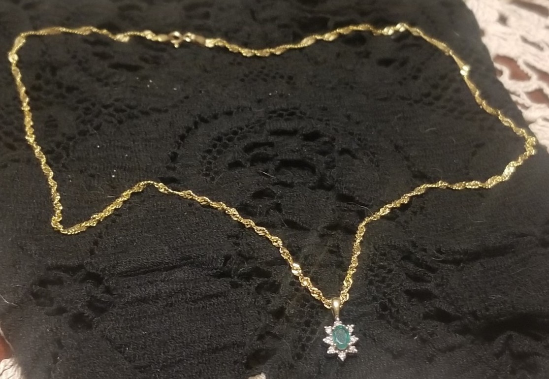 14k Gold Necklace & 10k Gold Emerald Pendant. 3 grams 20″ Yellow Gold Necklace