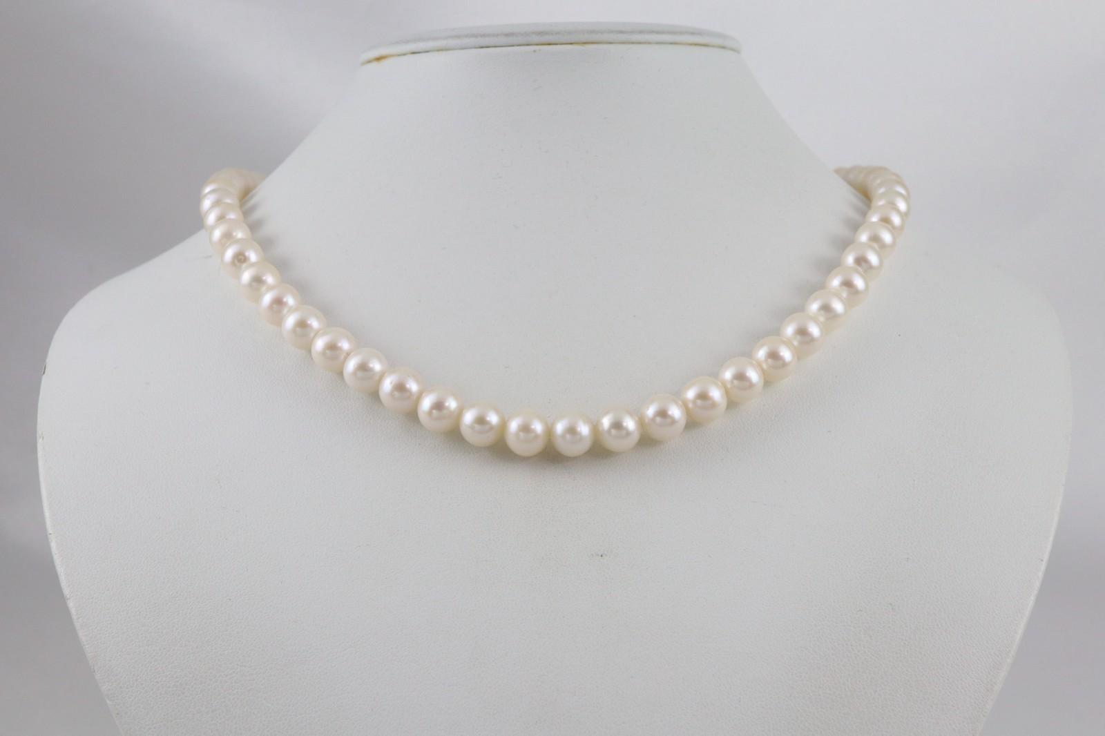 Jewelry Maki Japan Akoya Pearl Strand Necklace 7.9-8.4mm 18″ w/Silver 925 Clasp