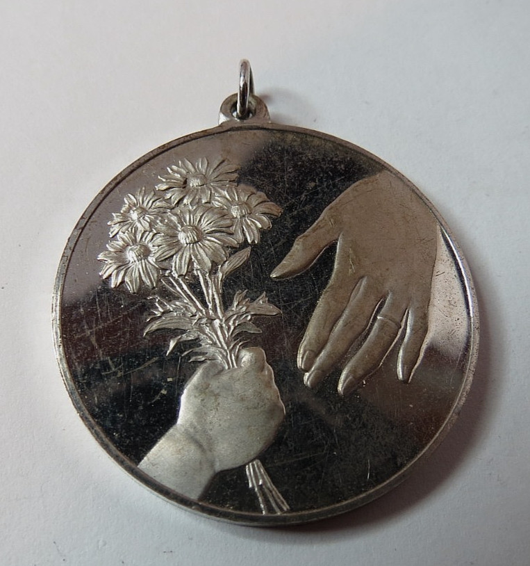 VTG 1973 MOTHER’S DAY LOVE 925 STERLING SILVER PENDANT FRANKLIN MINT 31MM 14gr