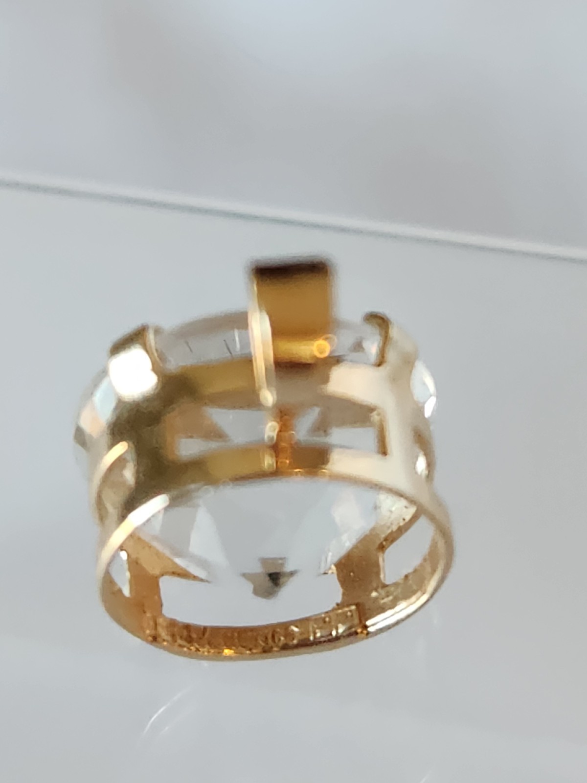 14K Yellow Gold Round Small PENDANT With Clear Topaz – Tested