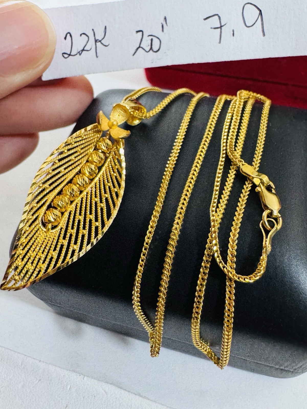 Solid 22K 916 Yellow Saudi Dubai Gold Flower Leaf Necklace 20” long 1.6mm 7.9g