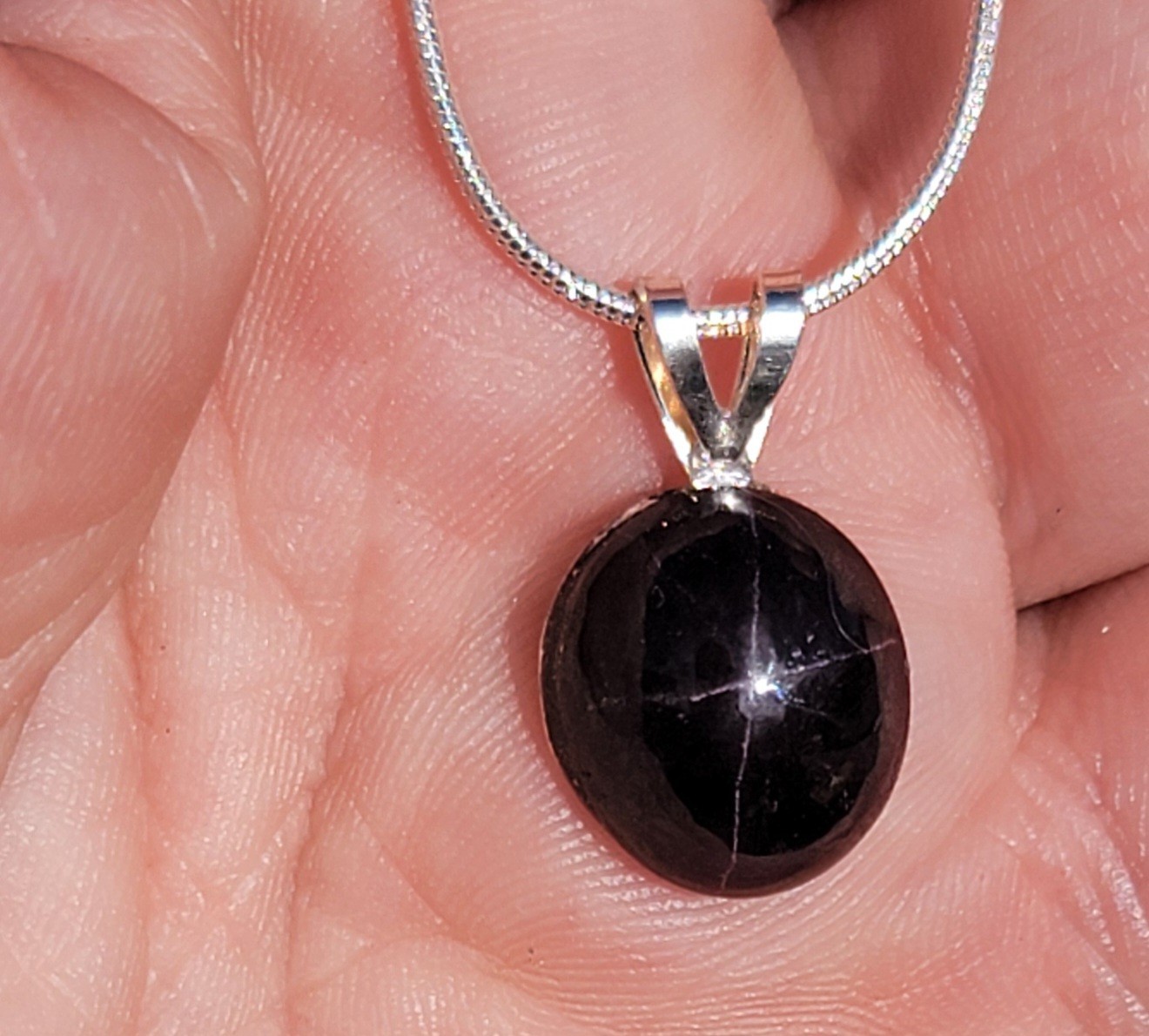 Necklace Idaho 6 Pointed Star Garnet 10 to 13 Kt. On .925 Chain Read