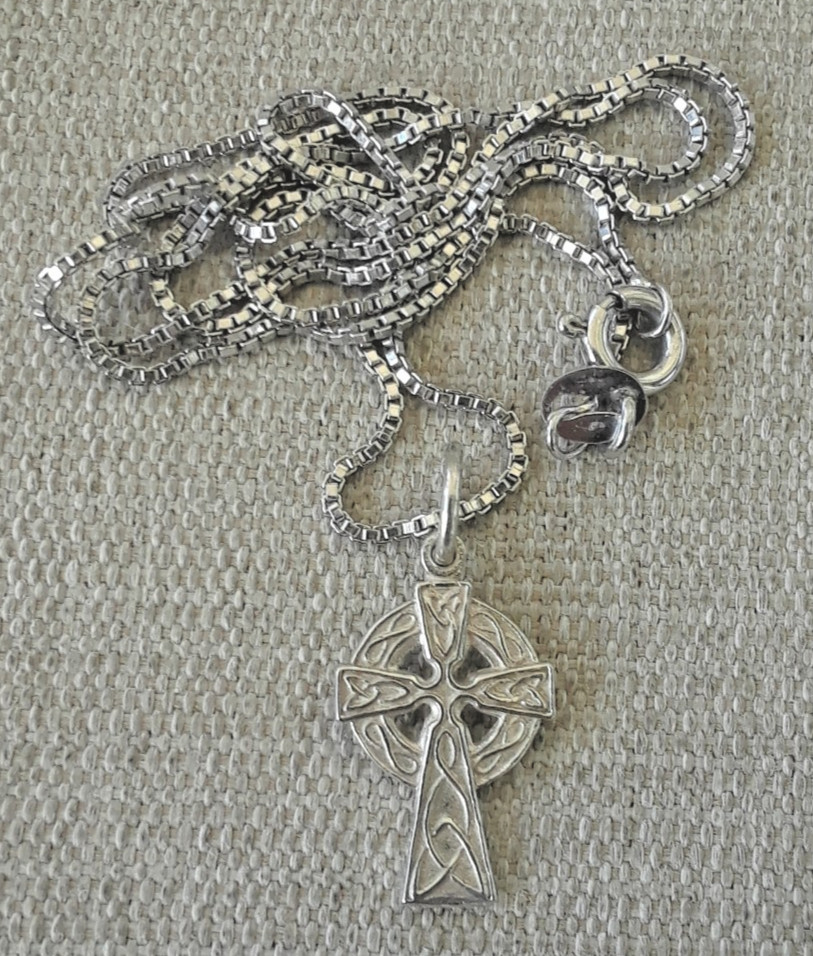 VTG .925 Sterling Silver Irish Celtic Ornate Cross Pendant Necklace 18″ Chain