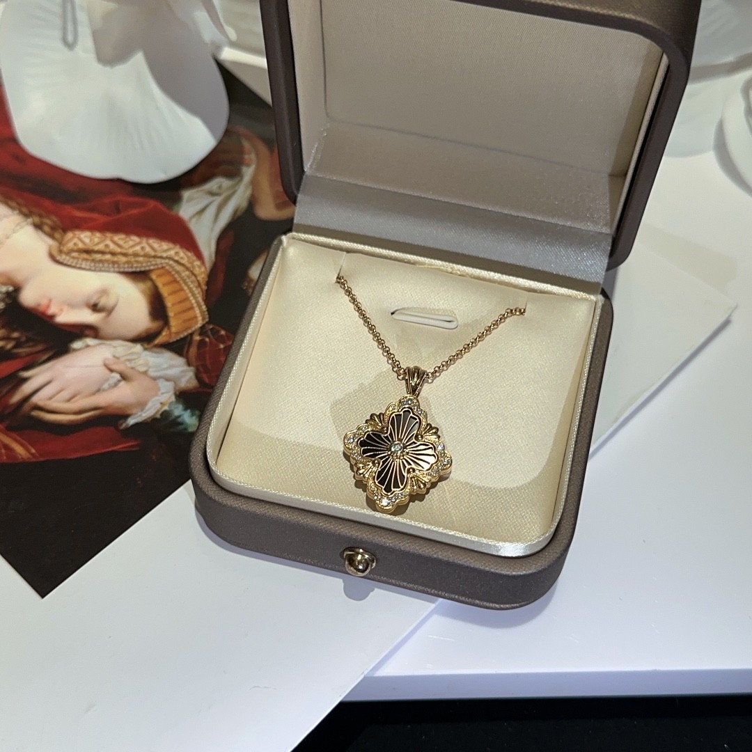 Luxurious 18K Gold Black Onyx Necklace Buccellati Opera Tulle Fine Jewelry New