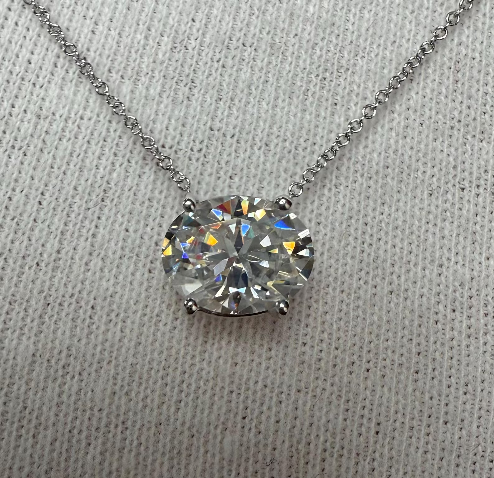 IGI Oval-Cut 6.00Ct EF/VS1 Lab Grown Diamond Necklace& Pendant 14k White Gold