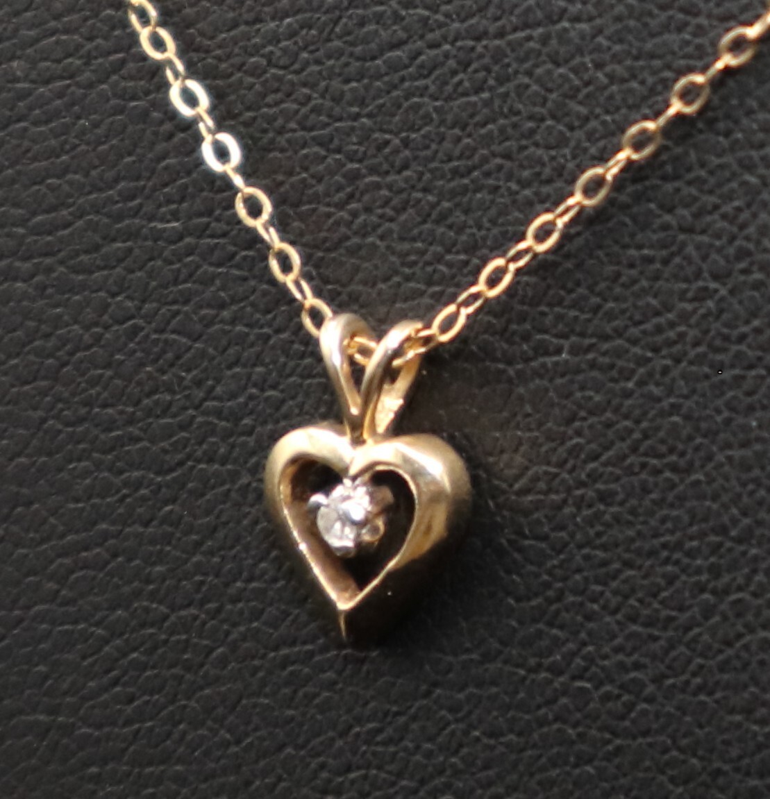 14k Yellow Gold Heart Charm Pendant Necklace 19in with Clear Moissanite 1.34g