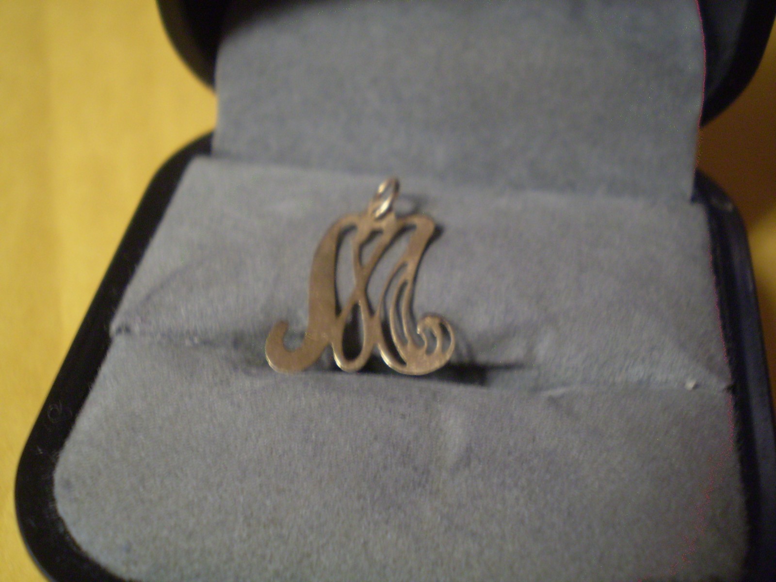14K Yellow Gold Ladies “M” Initial Pendant Charm 0.2 grams
