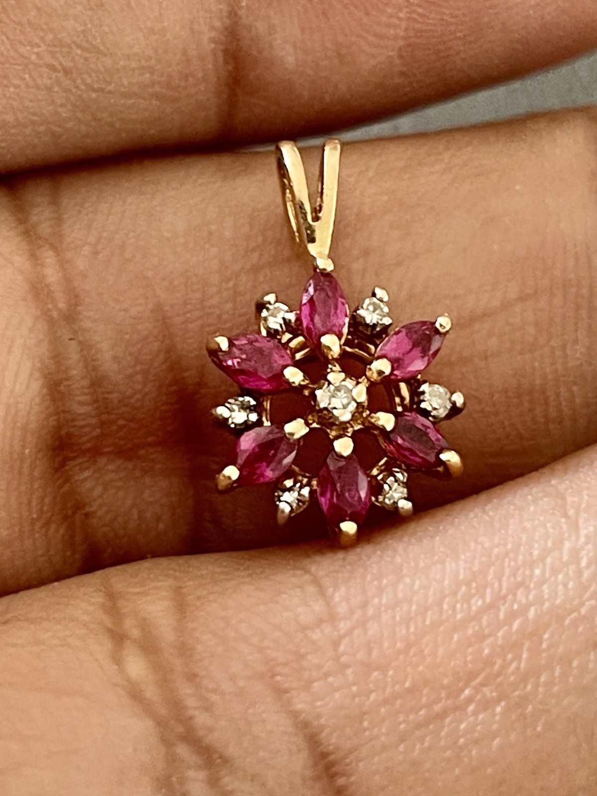 14KT Yellow Gold 0.30CTW Ruby & 0.07CTW Diamond Pendant (L65)