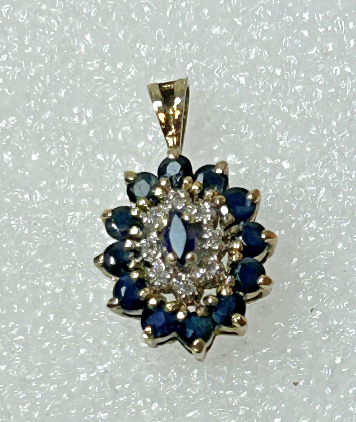 925 Sterling Silver Gold Tone Dark Blue Clear Stone Cluster Pendant 3.04g
