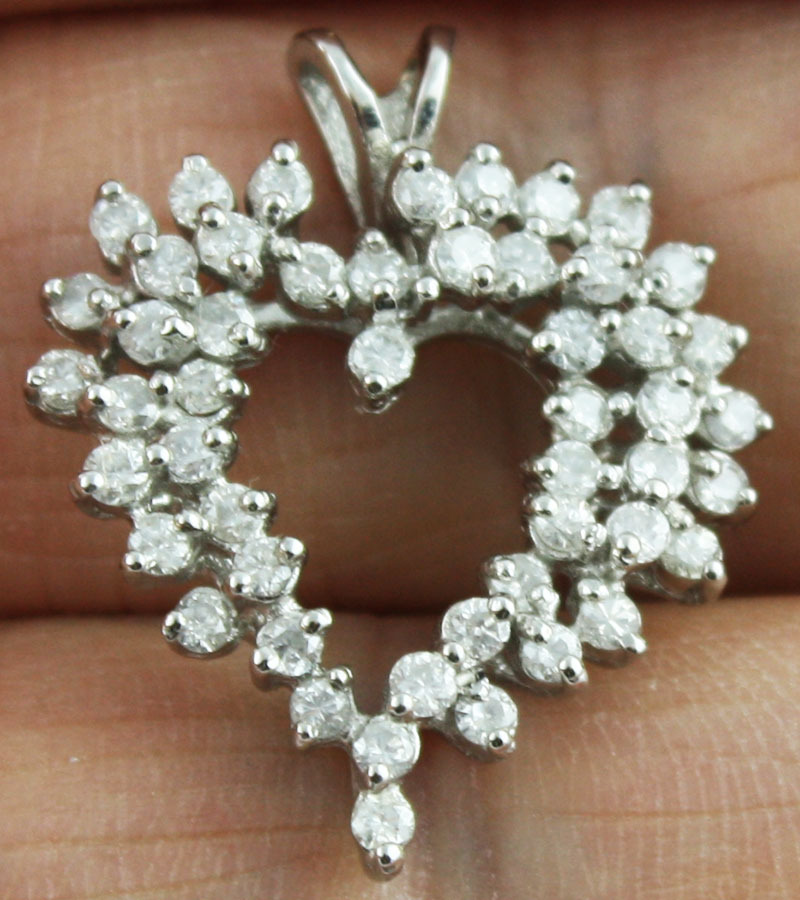 VPKJewelry Beautiful natural 14k gold heard pendant real diamonds 3.6 gram