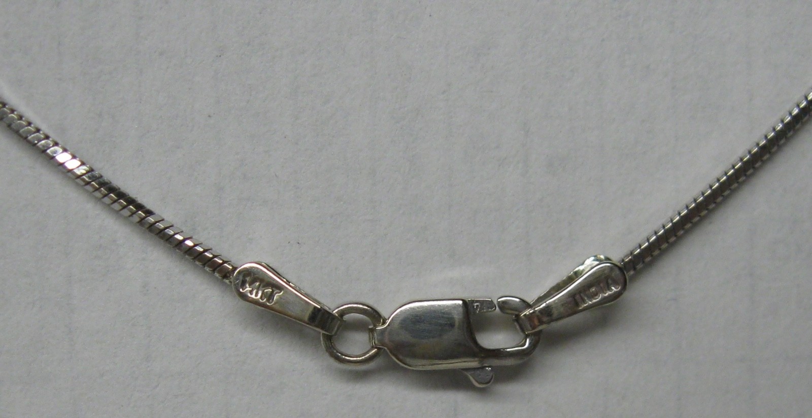 14K SOLID WHITE GOLD 18″ SQUARE SNAKE .92mm NECKLACE CHAIN 3.9 GRAMS ITALY