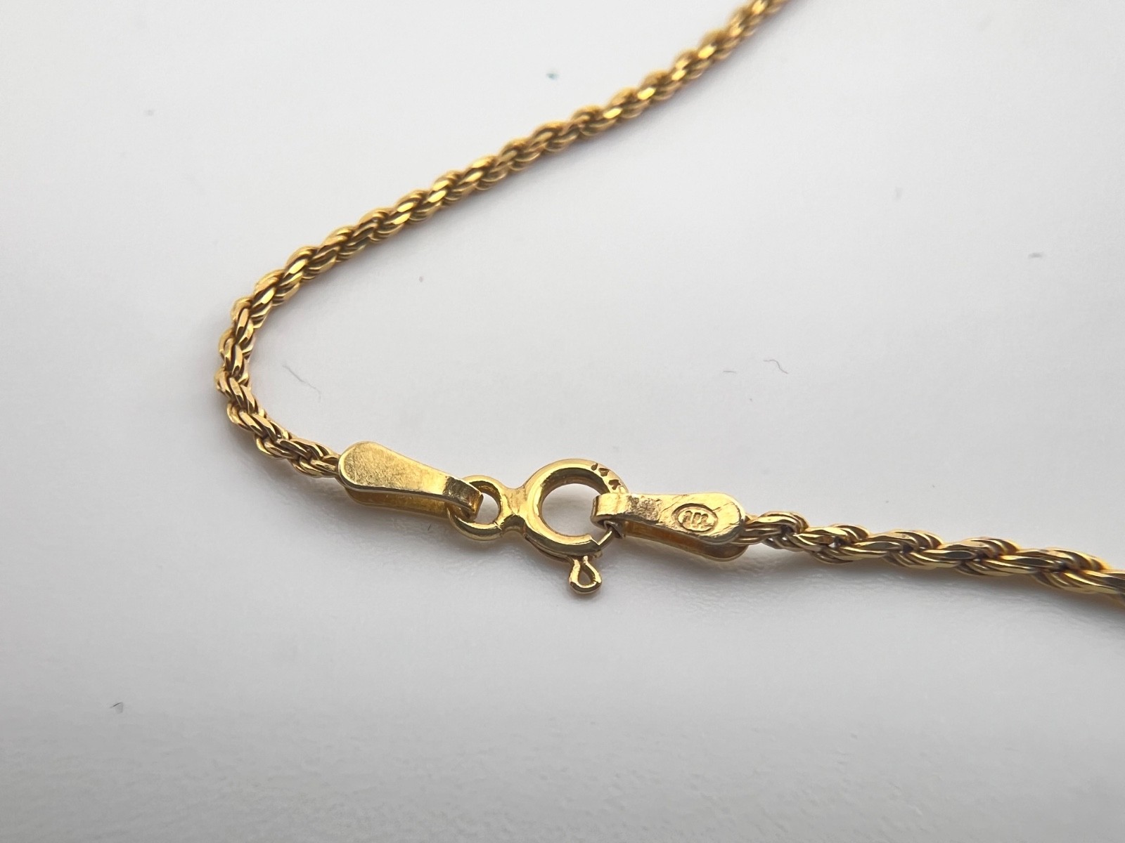 Vintage 14K Gold Rope Chain/Necklace, Italy, 23.5″ Long, 1.3mm Thick.