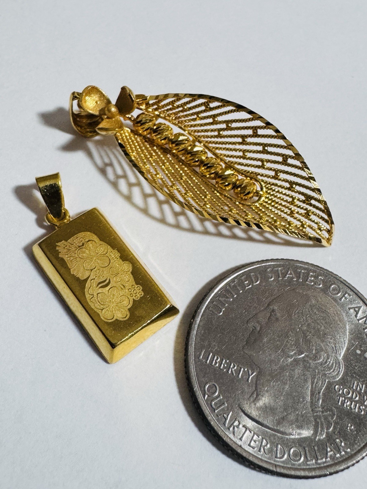 Saudi Dubai Gold 22K Solid 916 Real Gold Two Set (2) Bar/Leaf Pendant 5.85g