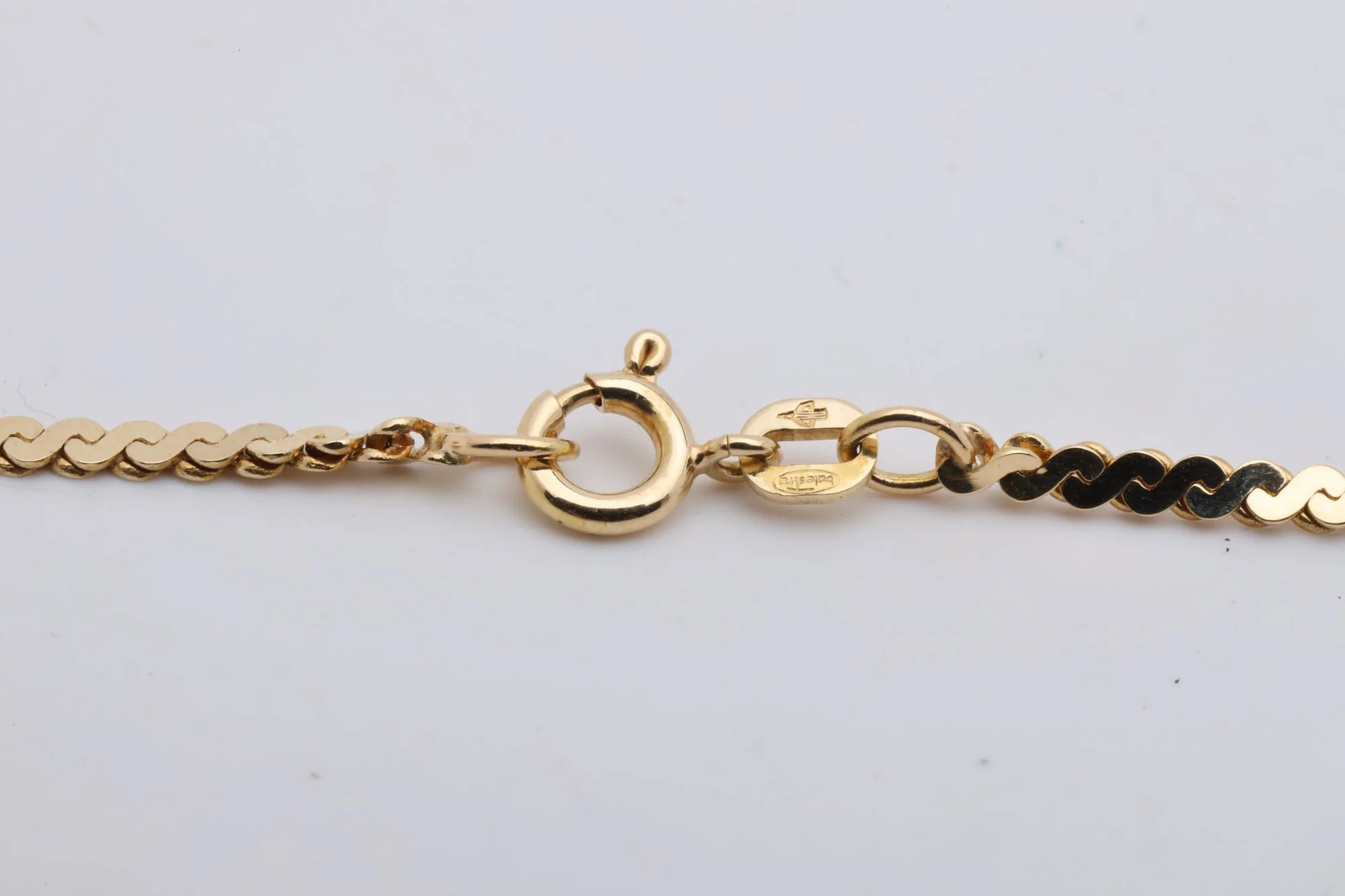 15” 18k Yellow Gold 2mm Serpentine Chain Necklace (7.00g.)