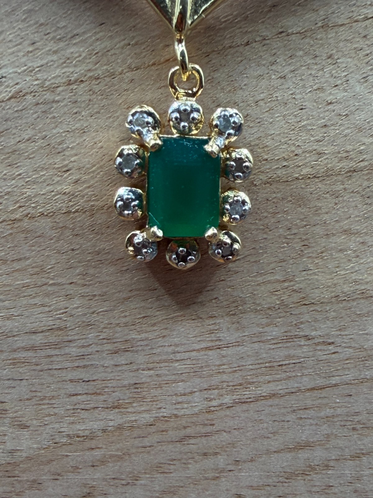 0.94 CTW Natural Green Agate & Diamonds 18K Gold Plated Necklace Size 19in