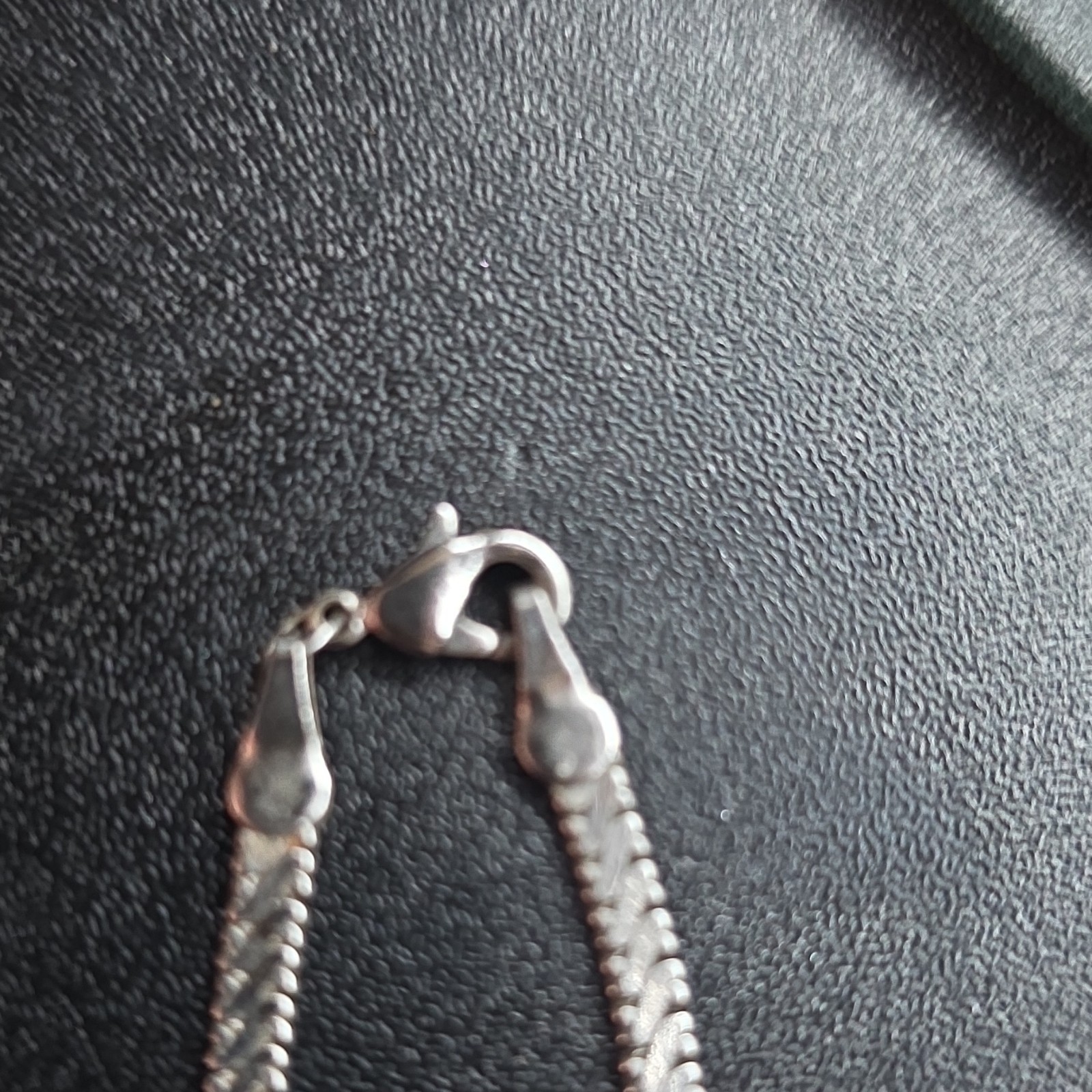 Silver Tone Herringbone Chain Necklace Lobster Clasp 20 Inch No Stone Metal