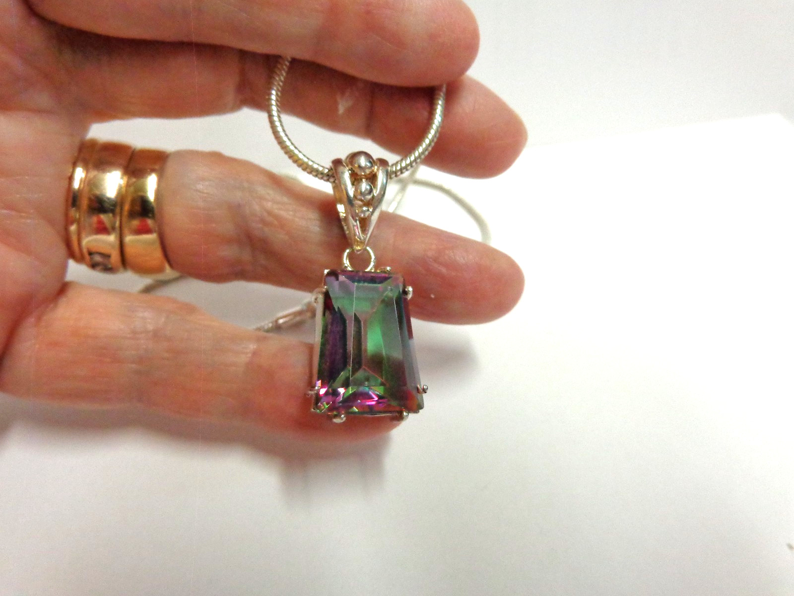 sterling silver mystic topaz necklace sz 21 in lg w/1.25 in pend/wgt 16 gr tcw 6