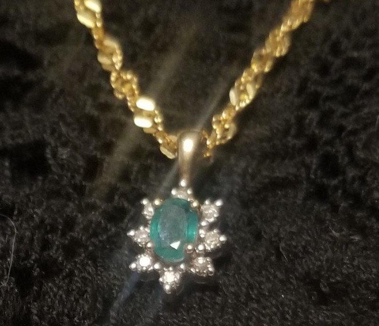14k Gold Necklace & 10k Gold Emerald Pendant. 3 grams 20″ Yellow Gold Necklace