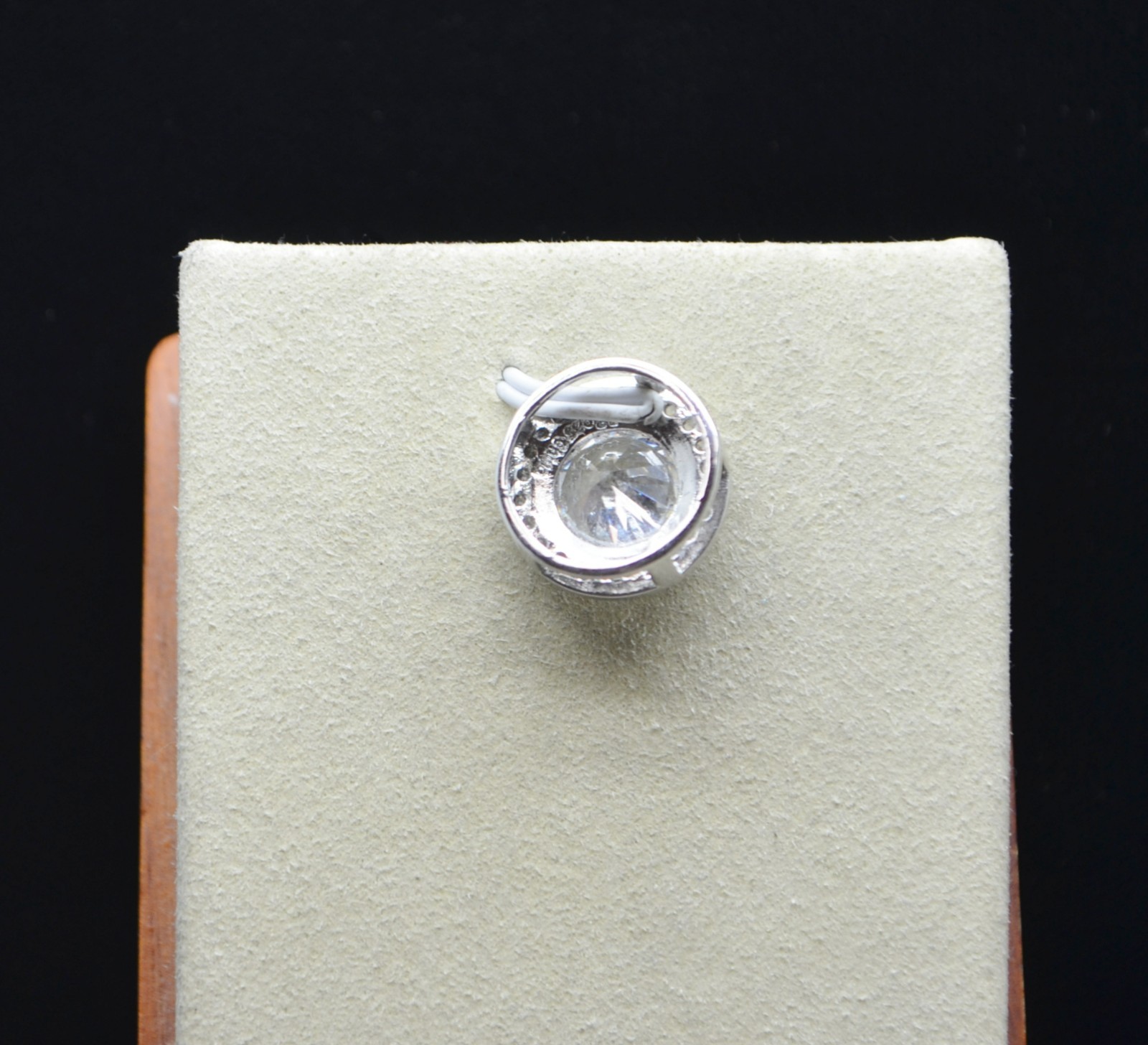 Sterling Silver Sparkling Circular Clear Gems Pendant / Charm #FMH124
