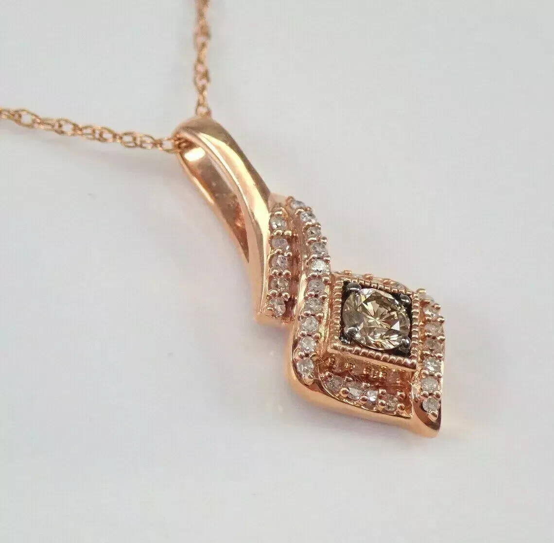 2Ct Round Cut VVS1 Diamond Pendant 14k Rose Gold Finish Free Chain