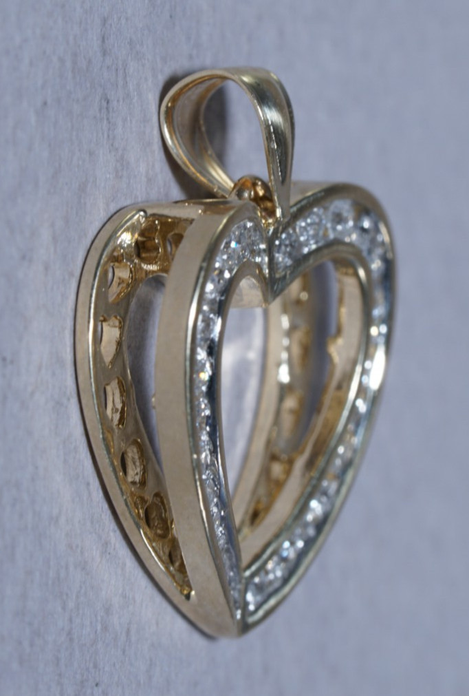 14K Yellow Gold 1/2ctw *HEART* Natural Diamond Pendant, 3.4grams