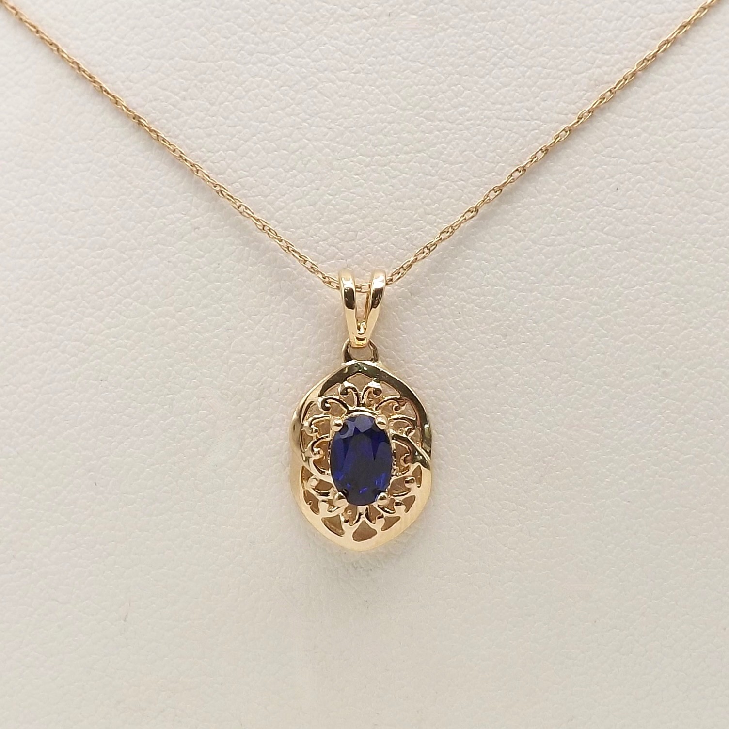 10k Gold Natural Sapphire Infinity Figure 8 Pendant Necklace 20in