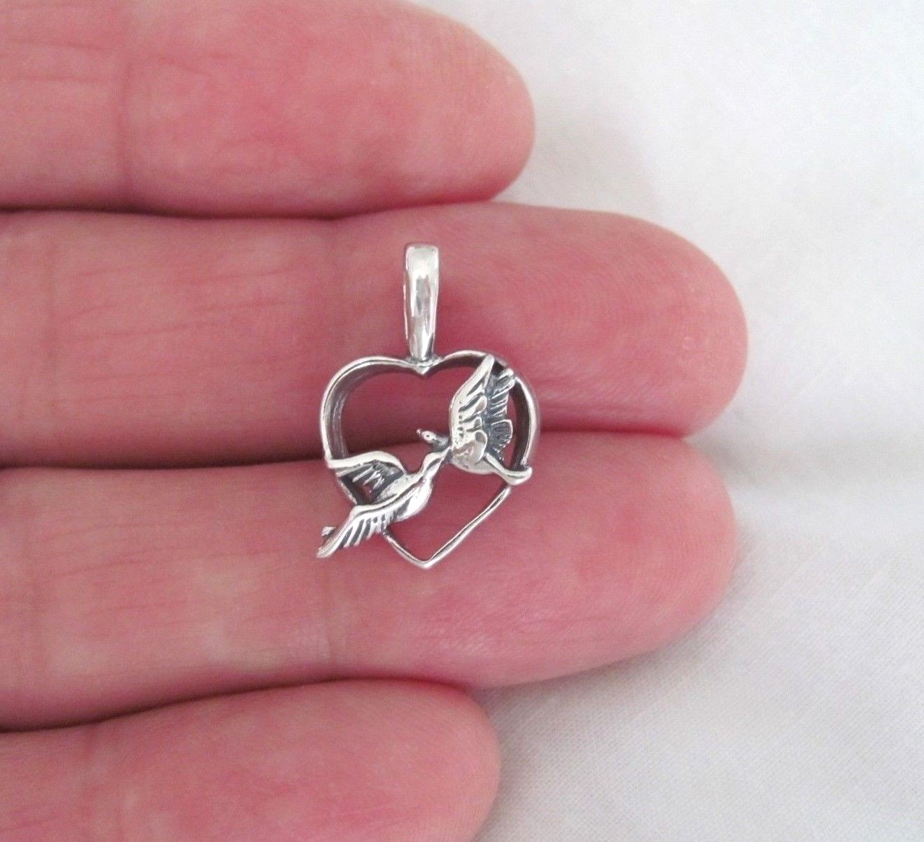 Sterling Silver 21mm Doves Love birds in heart small pendant.