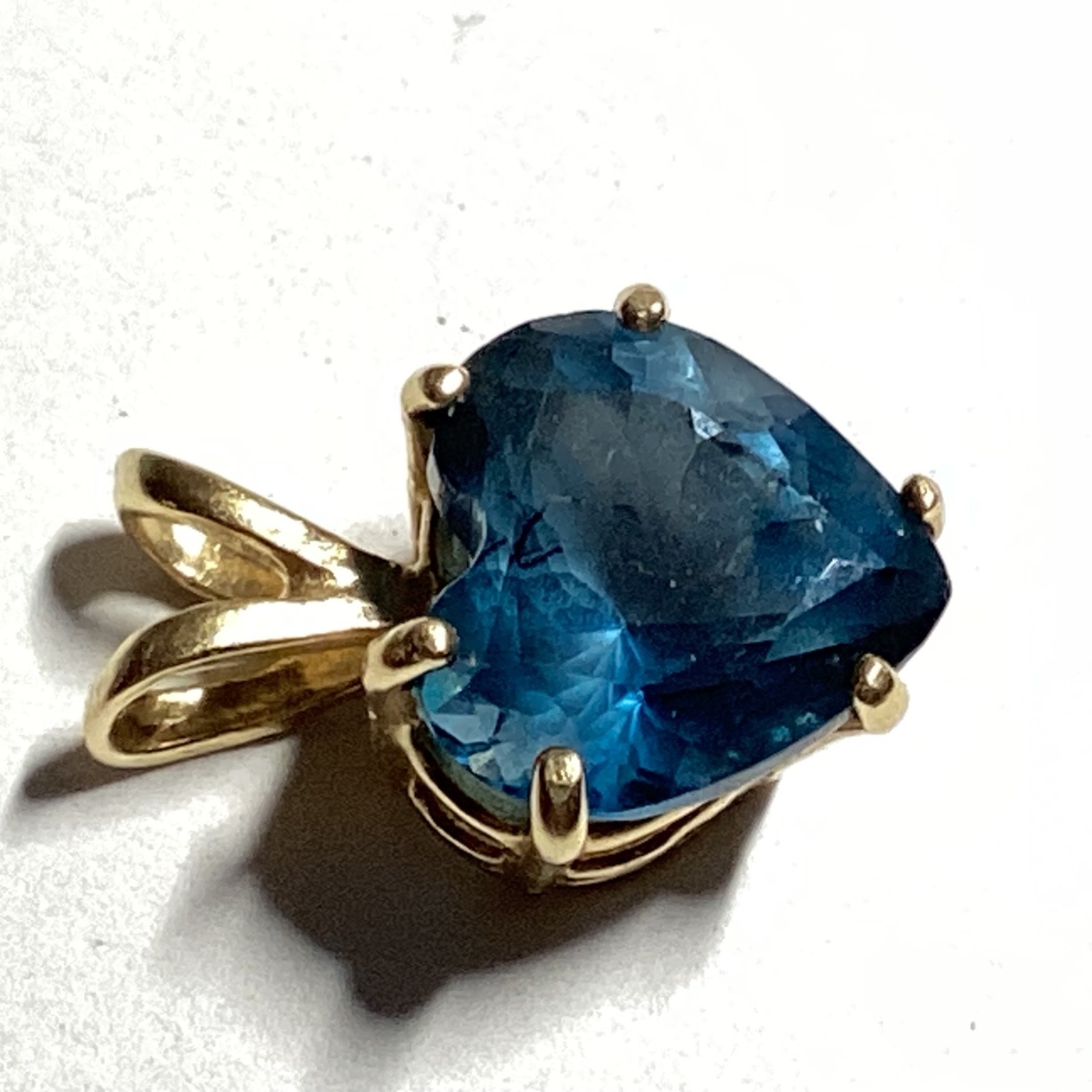 14Kt Gold 8mm Heart London Blue Topaz Gemstone 1/2″ x 1/3″Inch Pendant