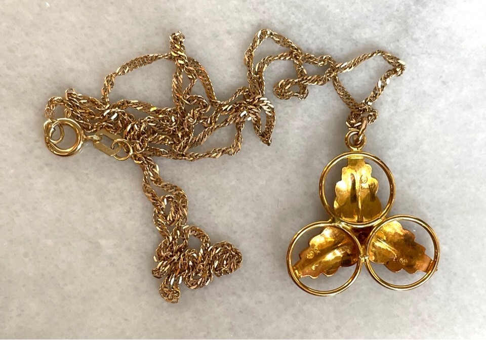 Multi-Tone Gold 3 Leaves Pendant Necklace