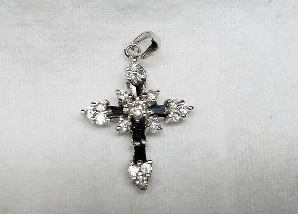 GORGEOUS BLACK & WHITE STONE GENUINE 925 STERLING SILVER UNISEX CROSS PENDANT 1”