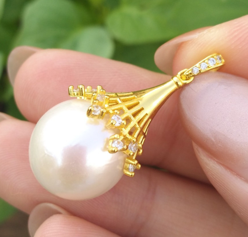 Beautiful Design Gorgeous 13-12mm South Sea Round White Pearl Pendant 14K Gold P