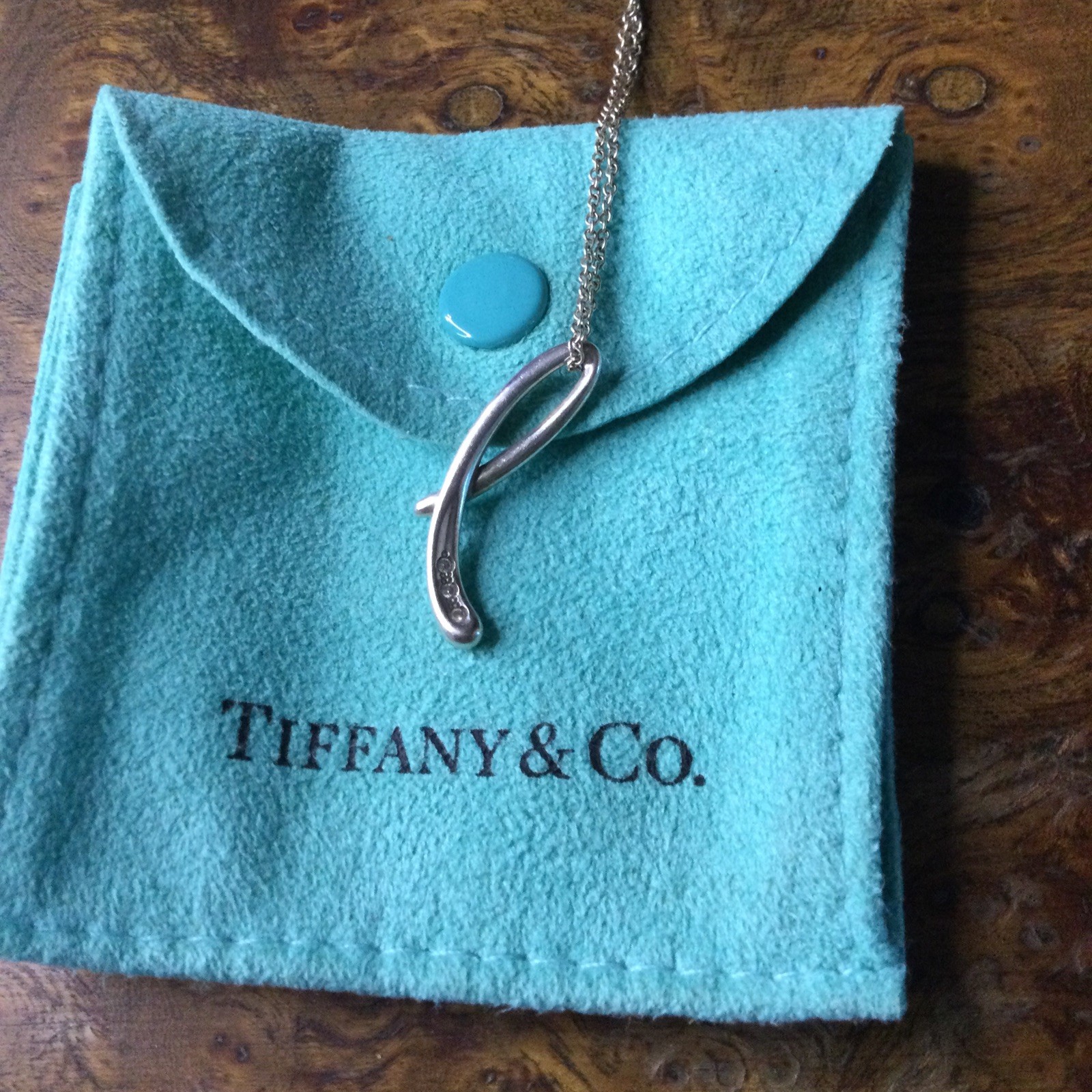 Tiffany & Co. Sterling Silver Elsa Peretti Small Letter L Pendant Necklace 17″