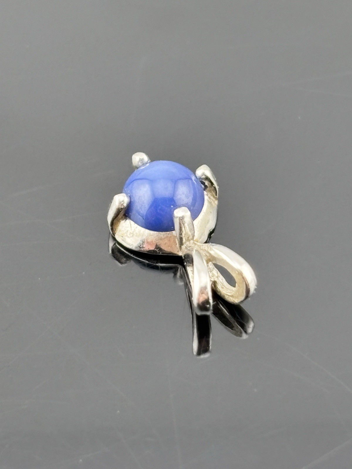 Vintage 14k White Gold Blue Star Sapphire Pendant Round Cabochon 7/16″ Petite