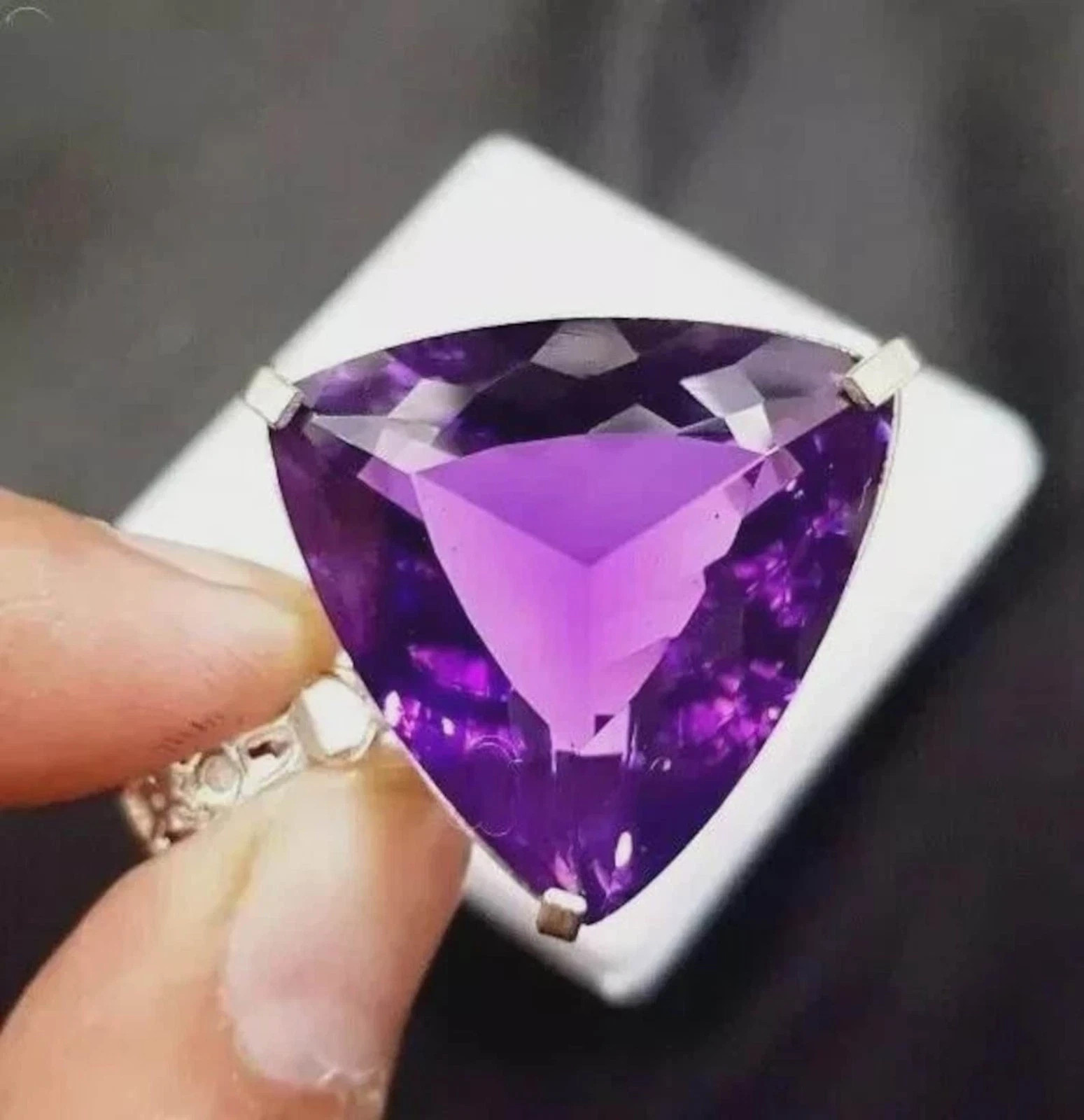 Natural Ceylon 17 Ct Purple Sapphire Trillion Cut Certified Gemstone Pendant