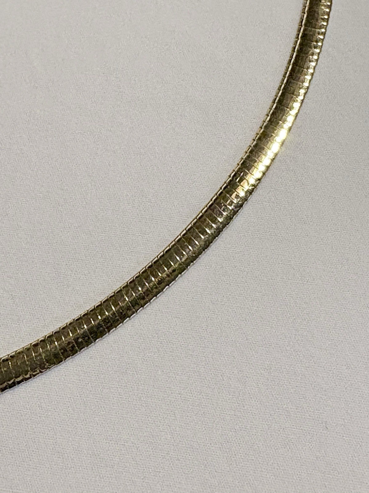 10K Two-Tone Gold Reversible Omega Chain Necklace – 17″ Italy – 12.41g
