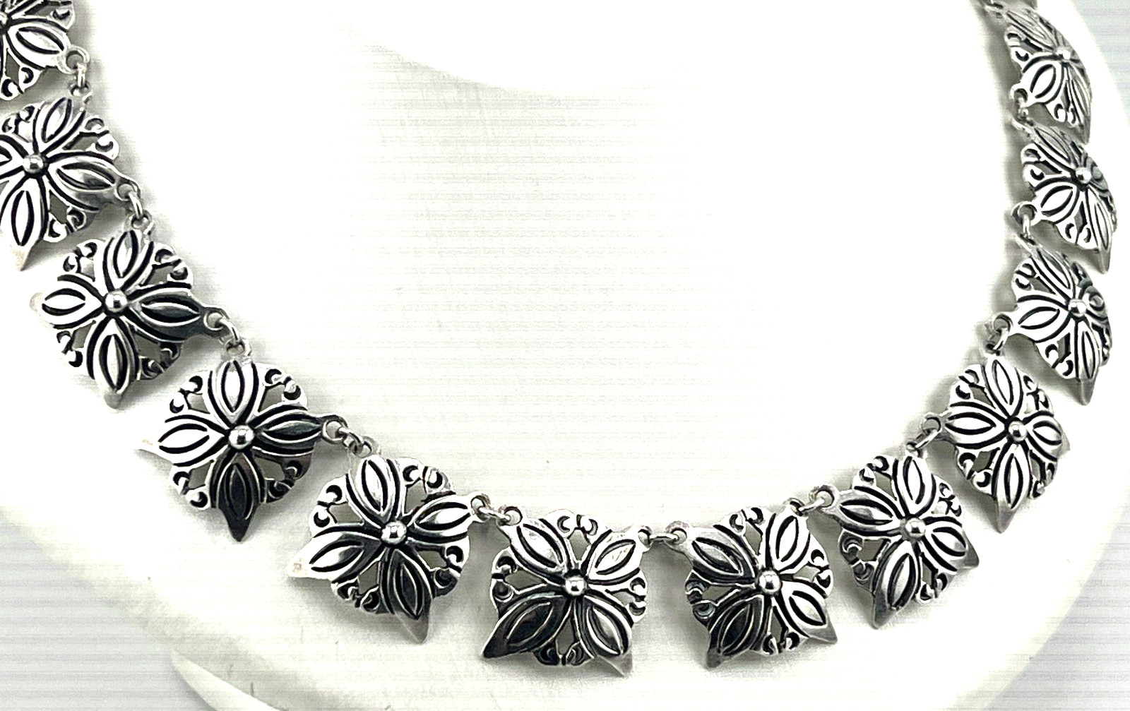 J. Flores TAXCO Mexico necklace 925 Sterling silver 16.5″ L ornate panel choker