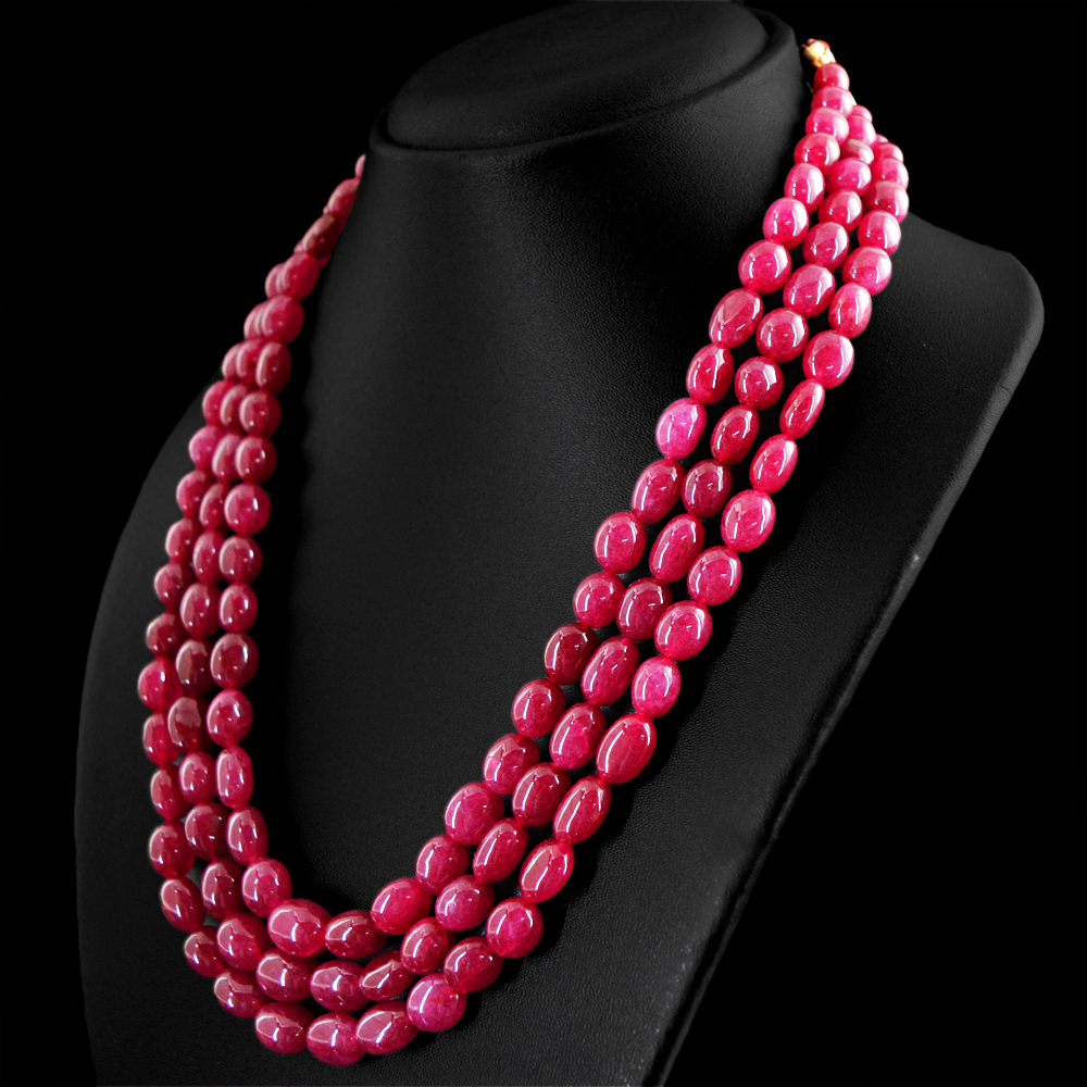 AMAZING 622.00 CTS ENHANCED RUBY 3 STRAND OVAL SHAPE BEADS NECKLACE (DG)