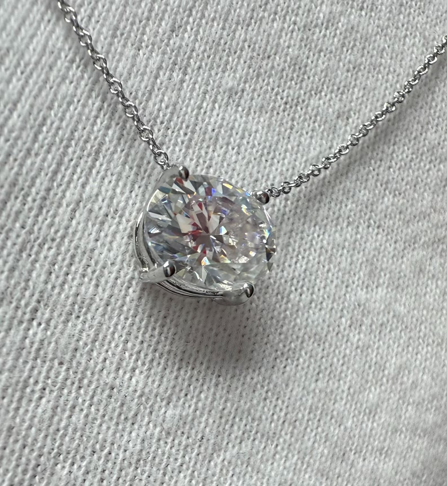 IGI Oval-Cut 6.00Ct EF/VS1 Lab Grown Diamond Necklace& Pendant 14k White Gold