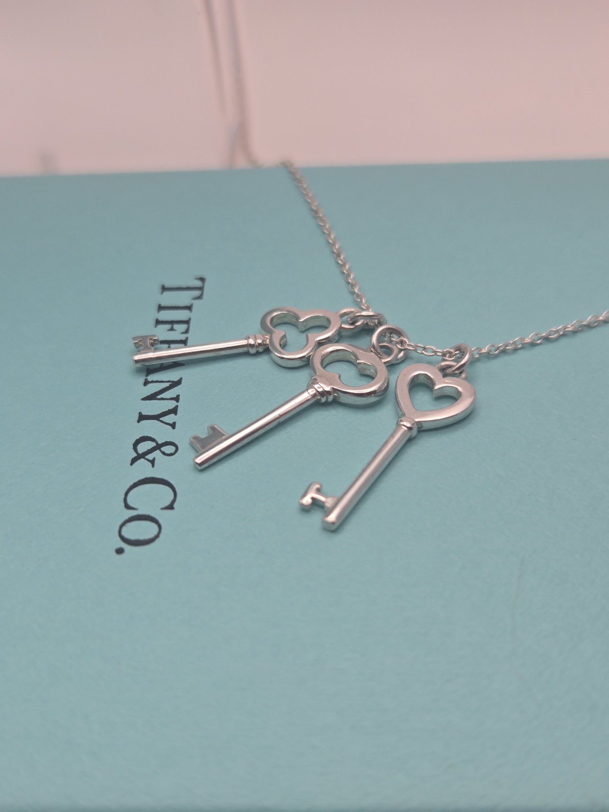 Vintage Tiffany & Co. 3 Key Pendant on 16″ Necklace in Sterling Silver Box Pouch
