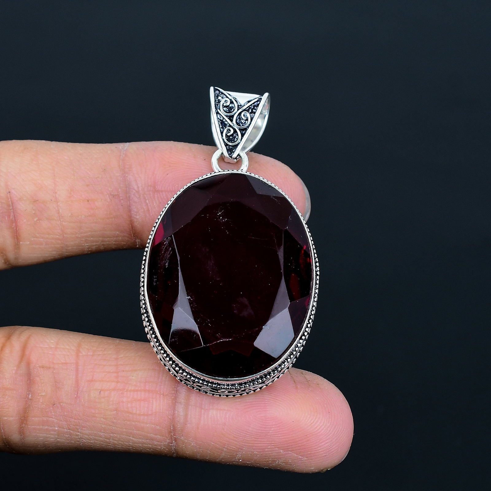 Mozambique Garnet Oval Gemstone 925 Sterling Silver Vintage Pendant 2.3″ VJ 427
