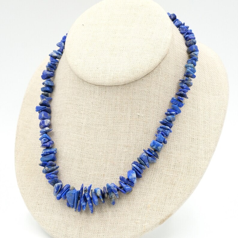 Blue Lapis Lazuli Plain Chips Shape Gemstone Beaded 18″ Healing Choker Necklace