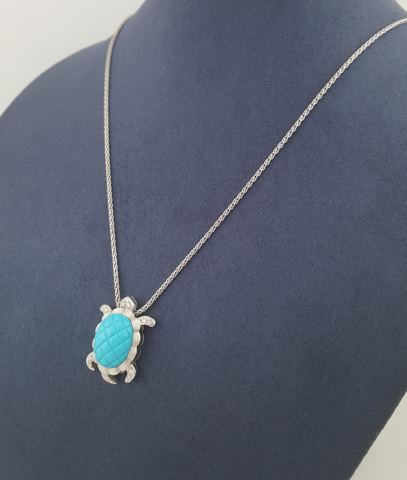 Sea Turtle Diamond Pendant Necklace 0.13 ct 18K White Gold 9.8 Grams Italy